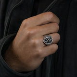 Bague Tête de Lion Médiévale argentée porté
