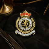 Patch Lion Couronne Royale porté