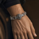 Bracelet Lion Argent porté