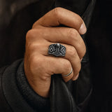 Bague Tête de Lion Marteau de Thor Viking porté
