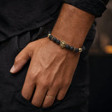 Bracelet Lion Pierre de Lave porté